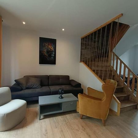 # Le Beffroi# Maison# Murol Bagian luar foto
