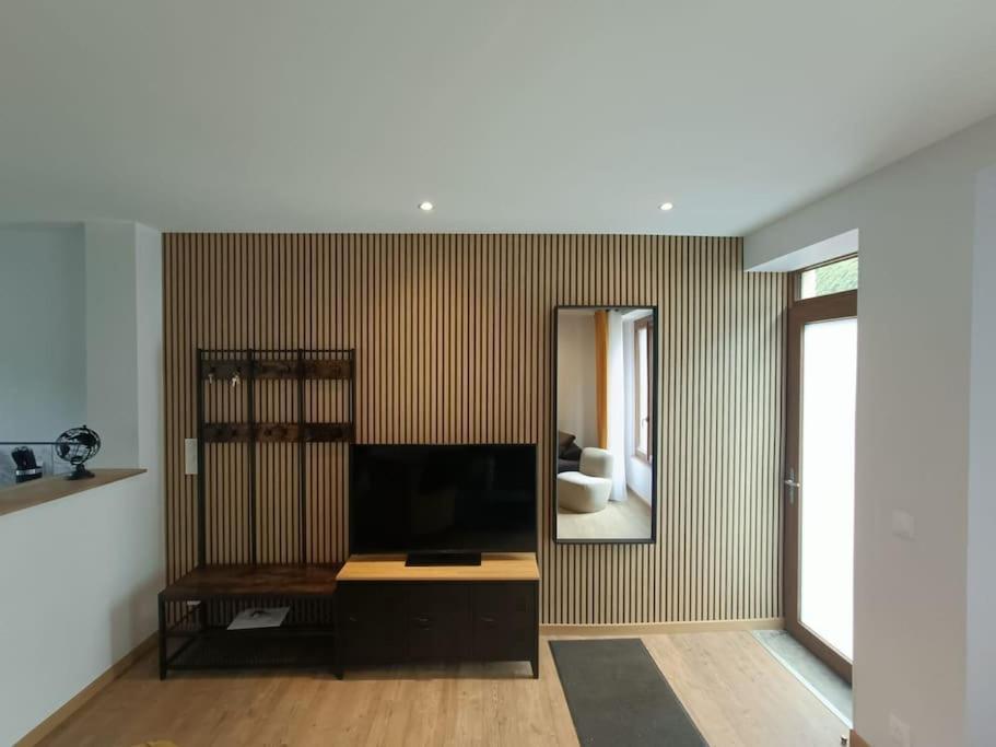 # Le Beffroi# Maison# Murol Bagian luar foto