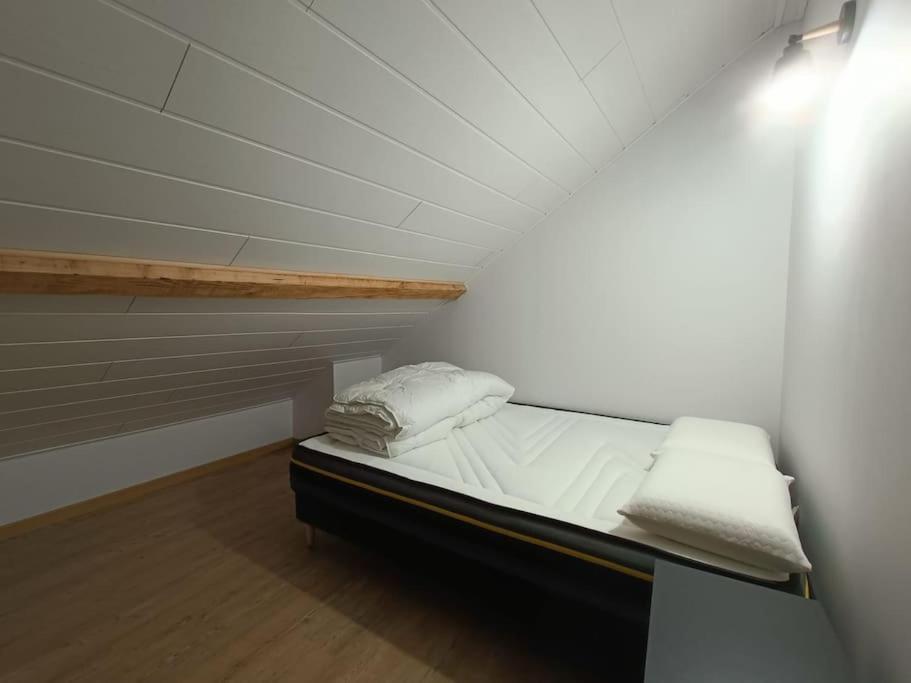 # Le Beffroi# Maison# Murol Bagian luar foto