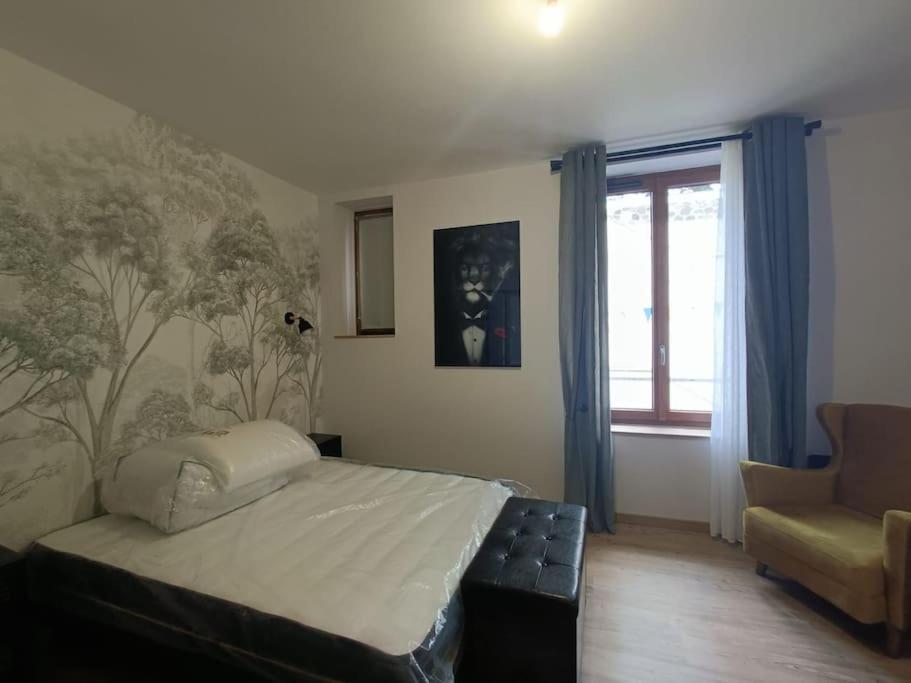 # Le Beffroi# Maison# Murol Bagian luar foto