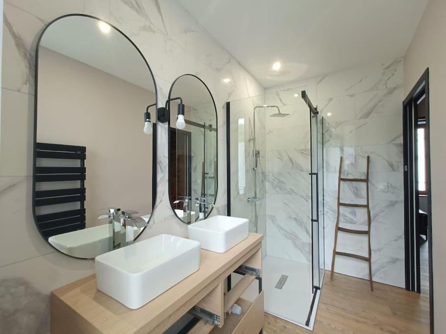 # Le Beffroi# Maison# Murol Bagian luar foto