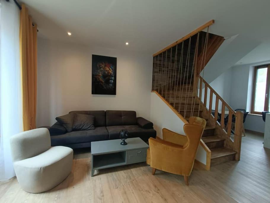 # Le Beffroi# Maison# Murol Bagian luar foto